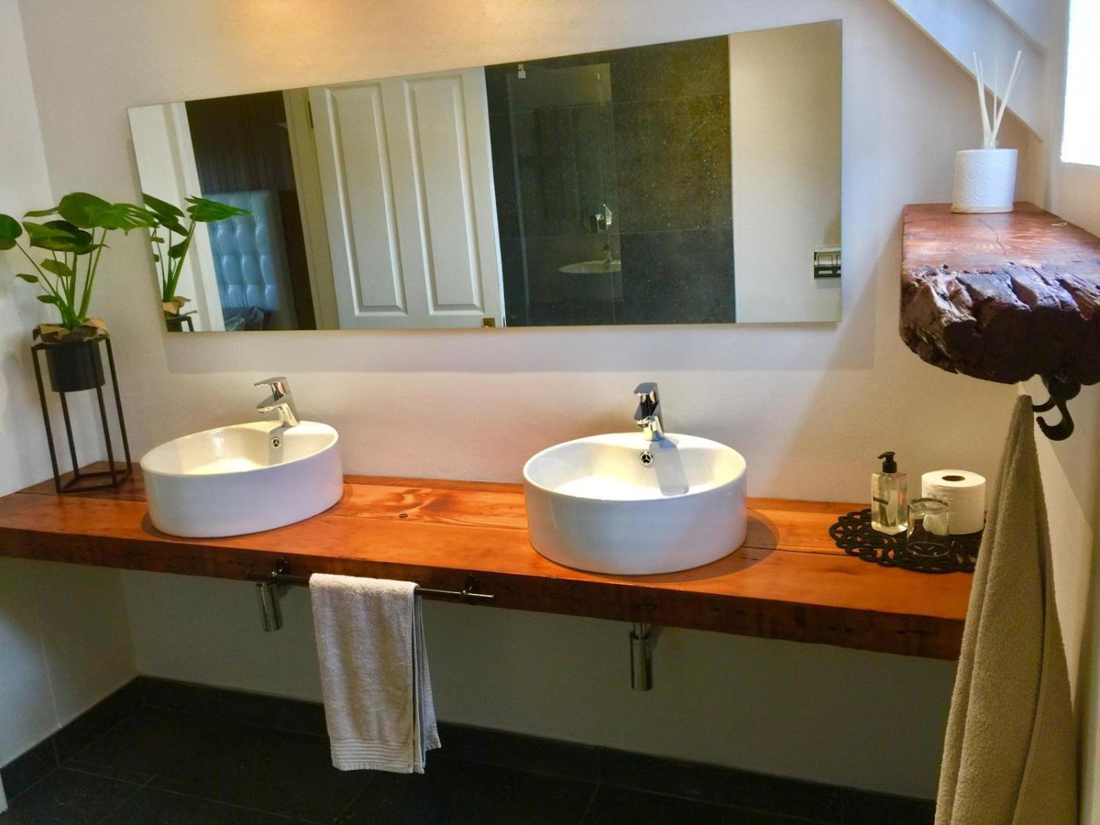 Mediterranean Villa Guesthouse Cape Town Bilik gambar